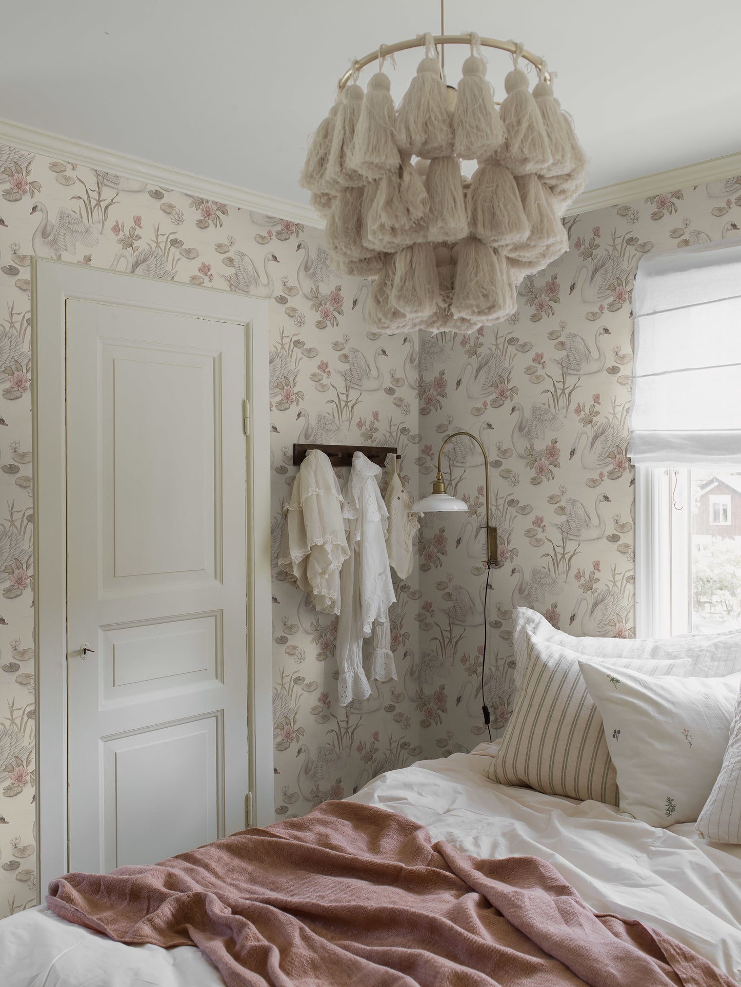 Papier peint pour chambre d'enfant et bébé - Lily Swan - Rose délicat