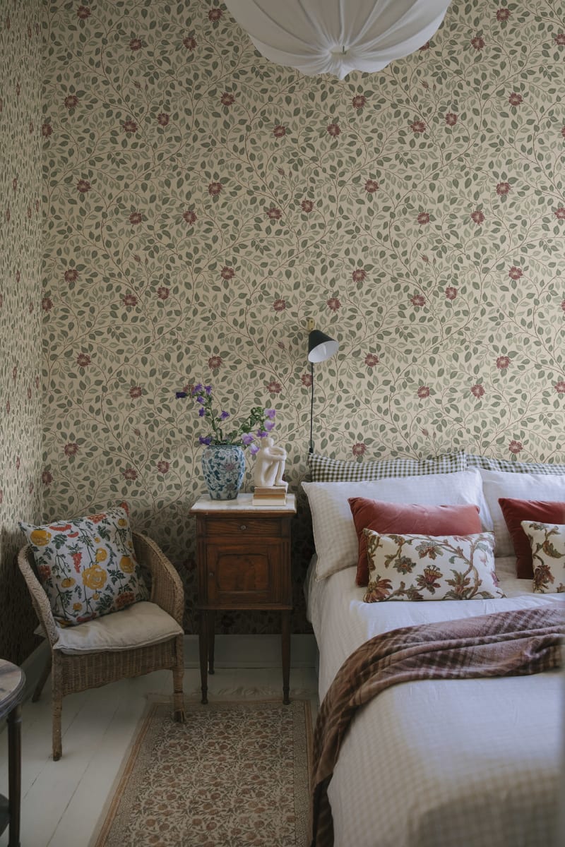 Sandberg Wallpaper - Solliden, Burgundy