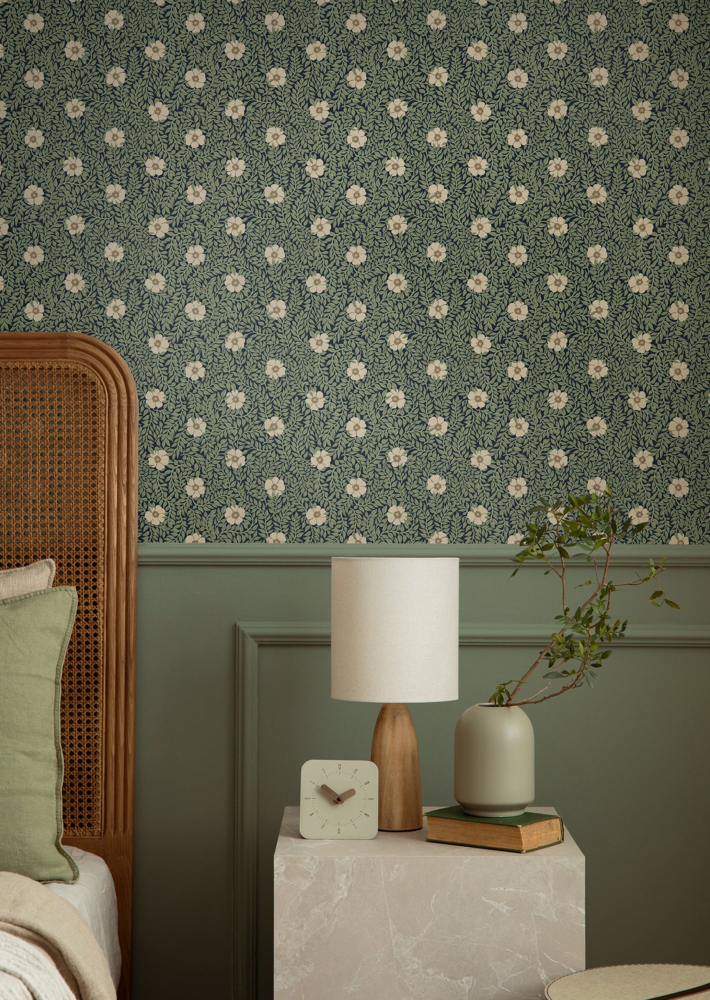 Summer Gray Wallpaper - Kicki - Green & Cream