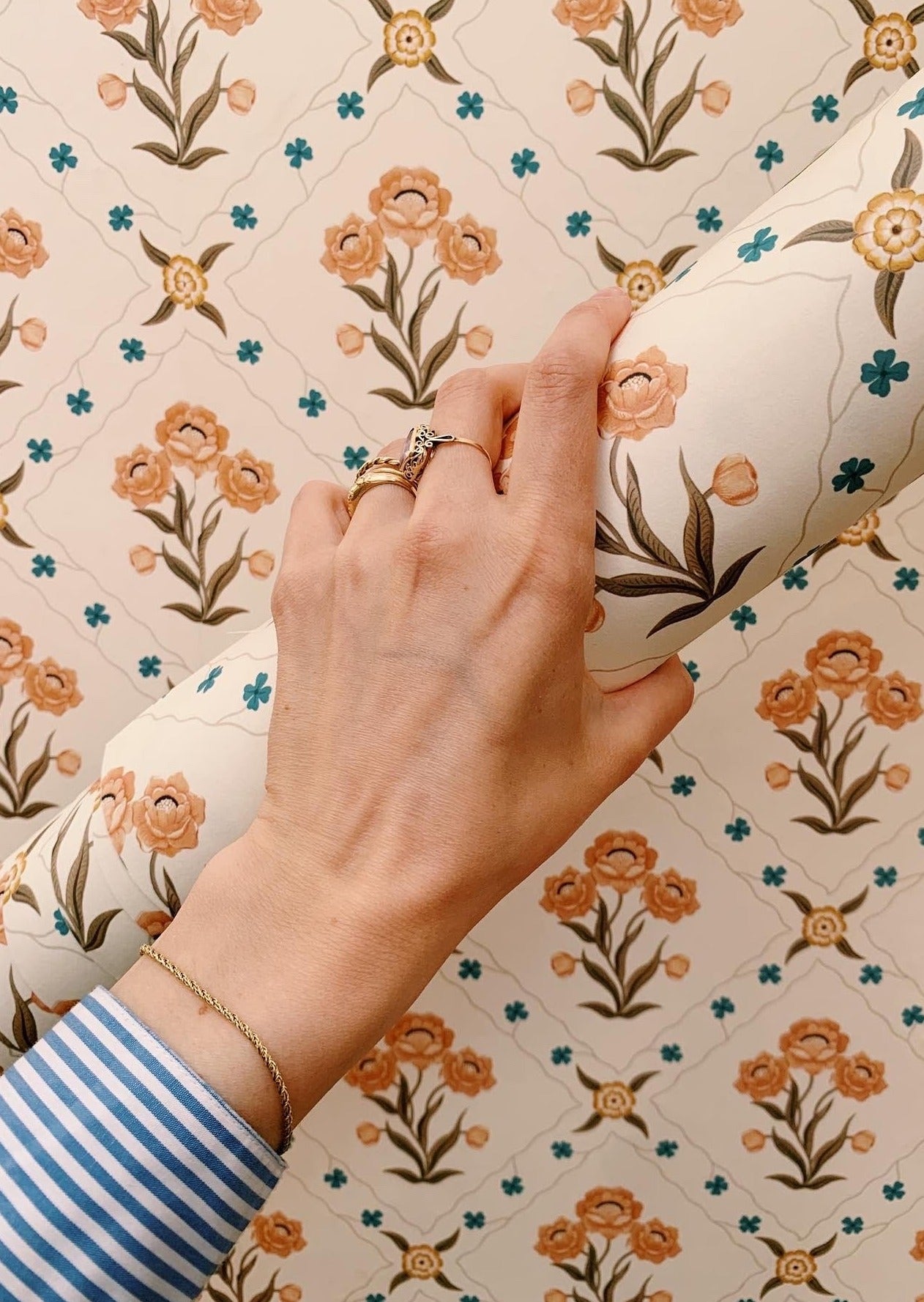 Peel & Stick Wallpaper - Floral Trellis - Apricot