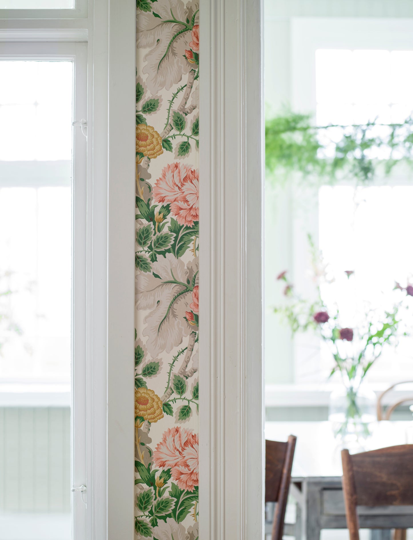Papier peint Borastapeter - Jardin de Carnation - Fond blanc