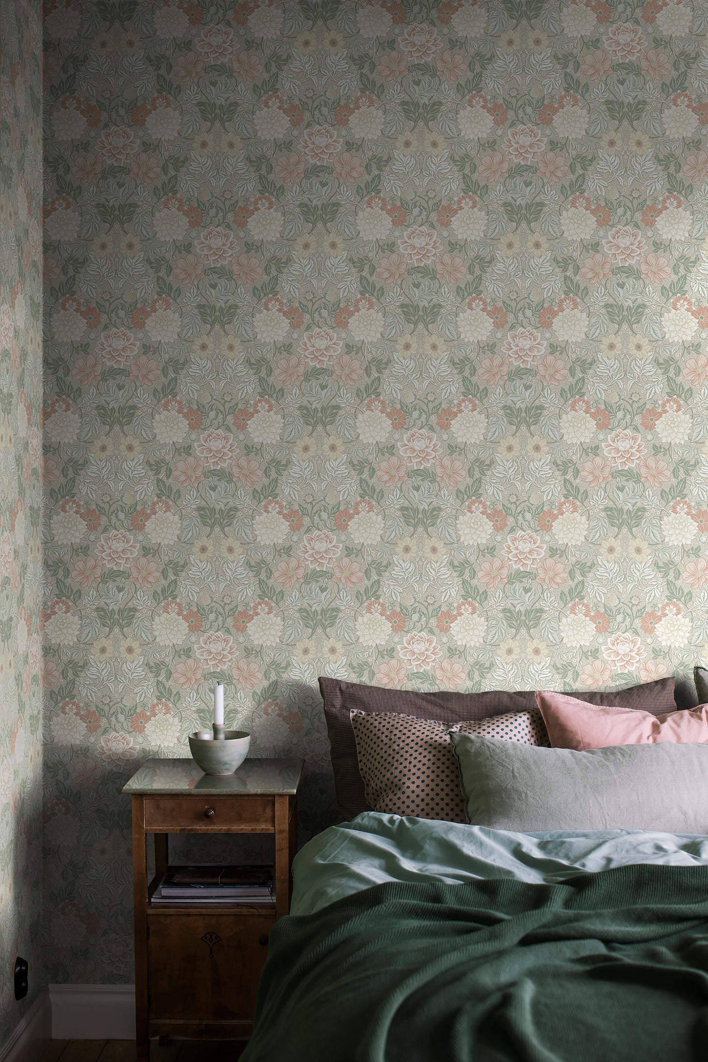 Borastapeter Wallpaper - Dahlia Garden 7665 - Light Green