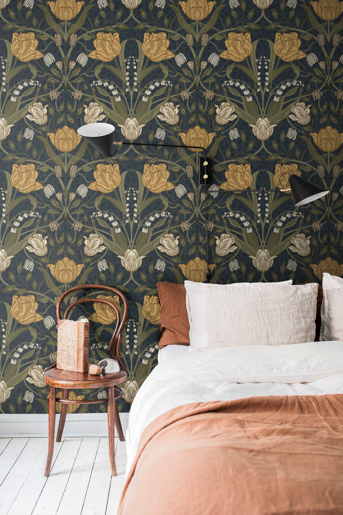 Midbec Wallpaper - Filippa Tulip Garden - Gold / Midnight Blue