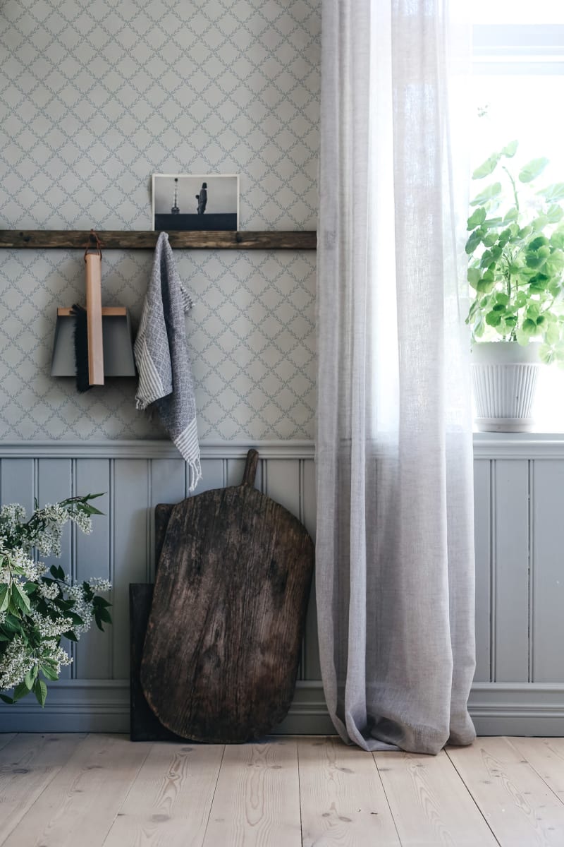 Sandberg Wallpaper - Trellis, Misty Blue