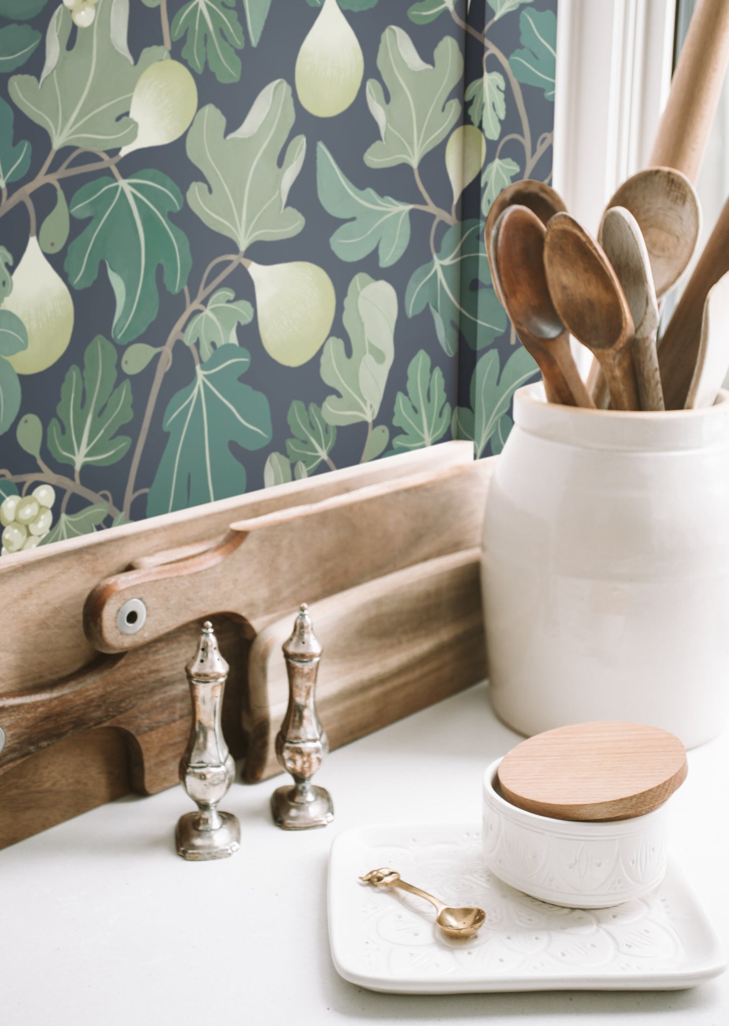 Summer Gray Wallpaper - Figs - Green
