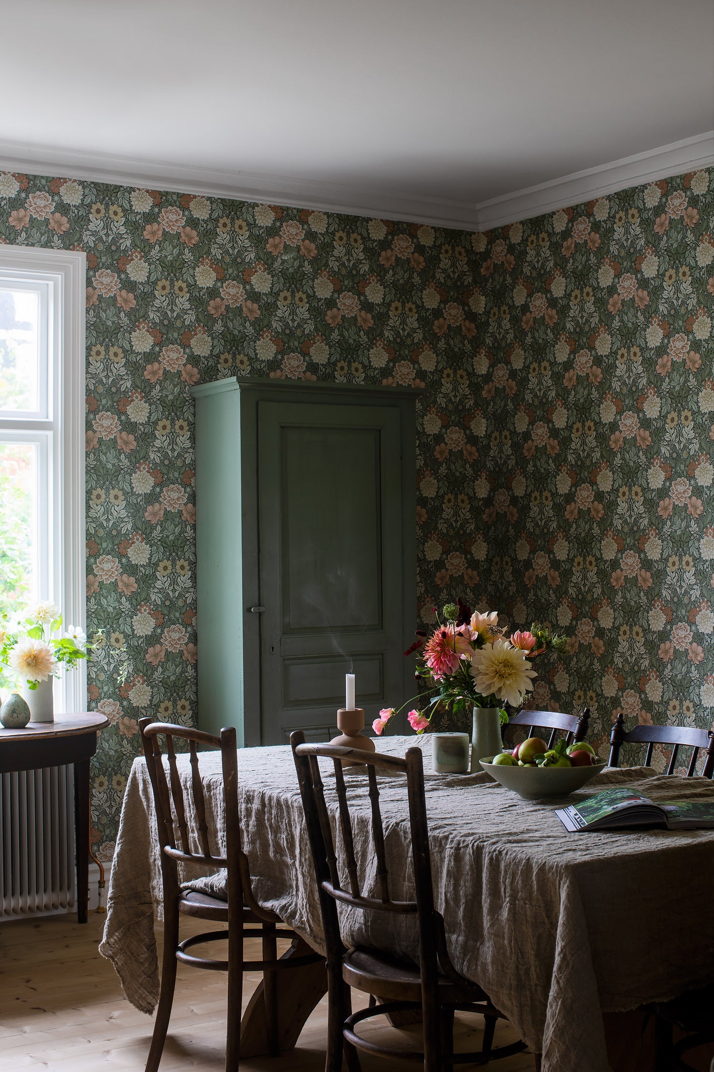 Borastapeter Wallpaper - Dahlia Garden 7666 - Dark Green