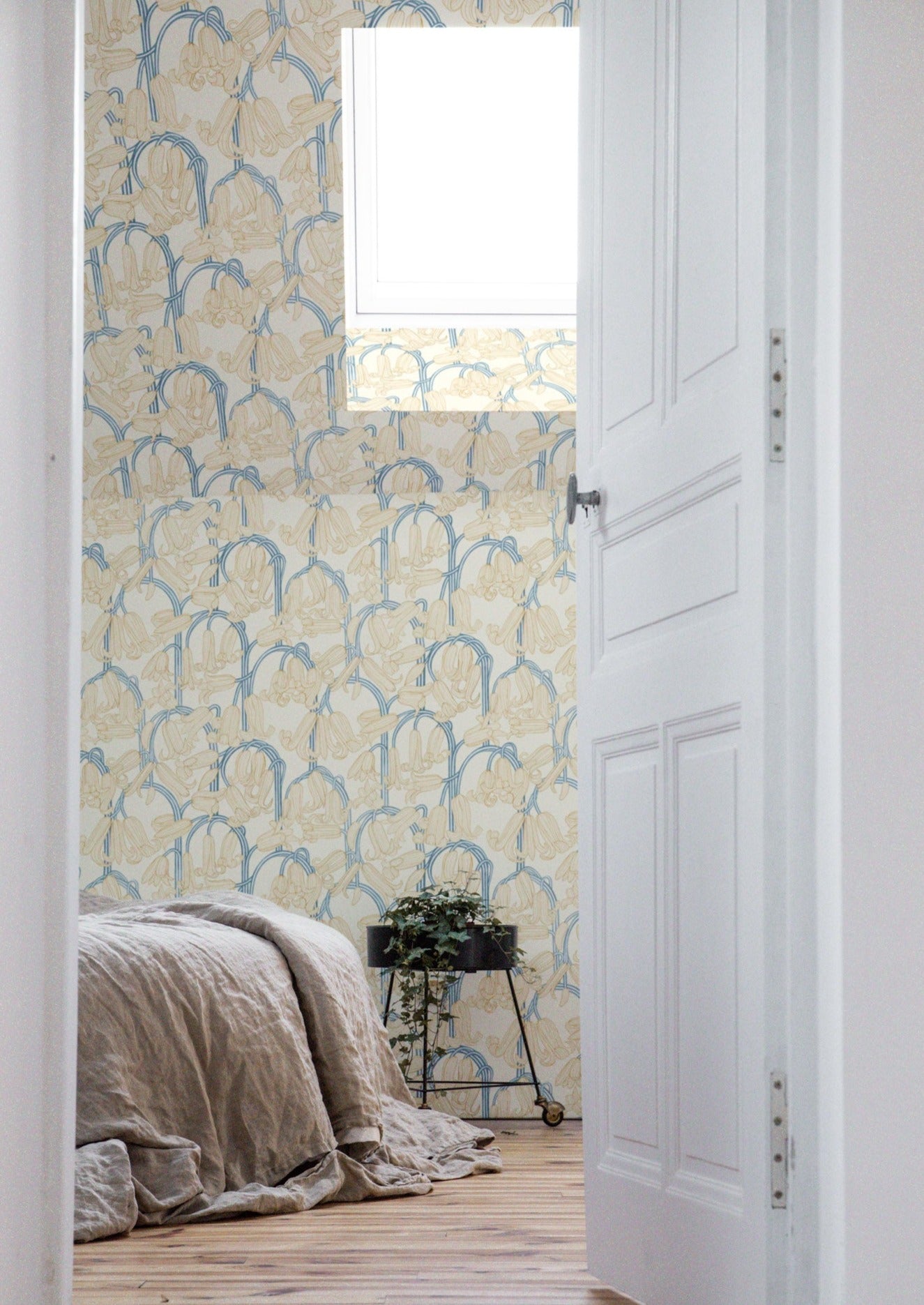 Papier peint Summer Gray - Jacinthes des bois - Crème